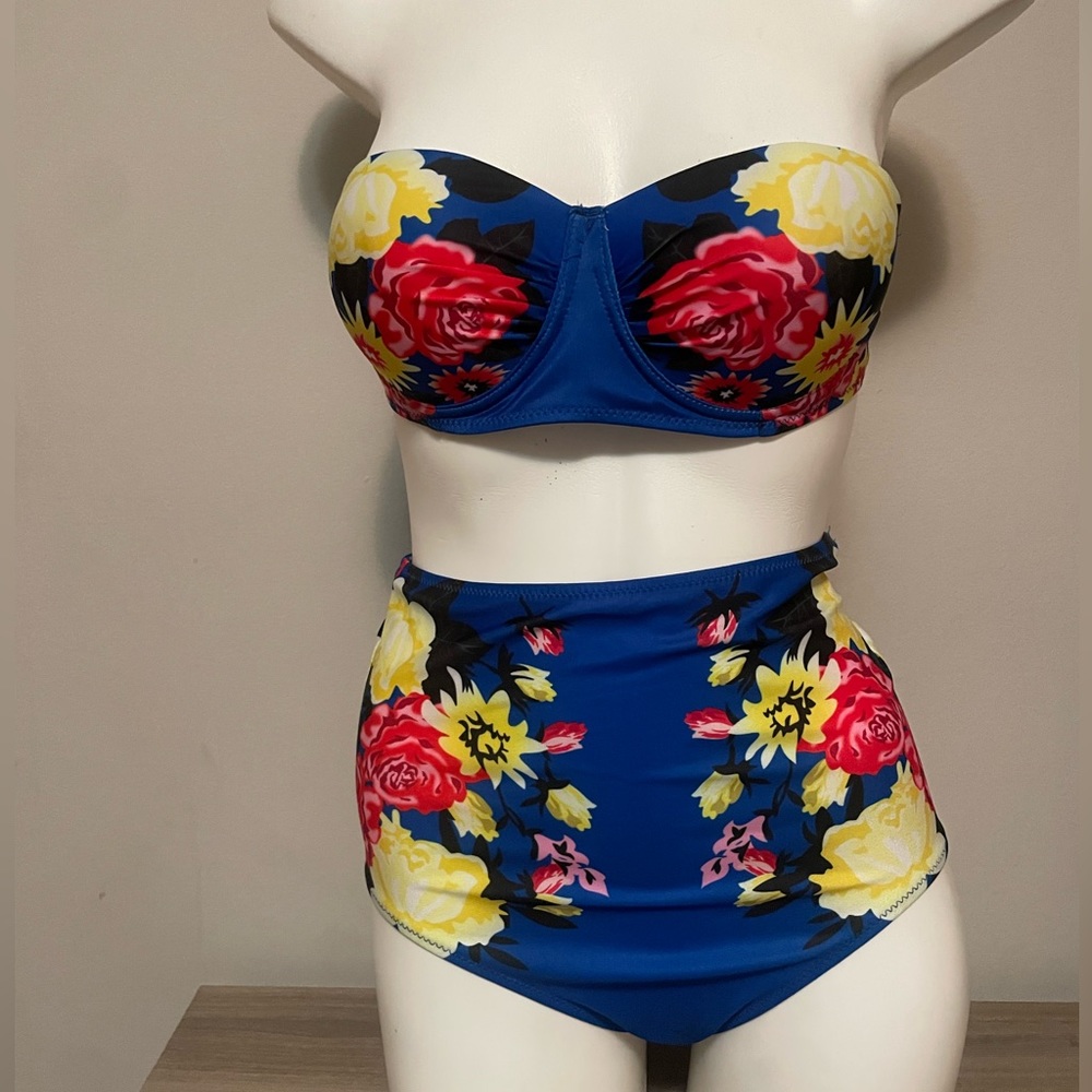 NWOT Cupshe high waisted bikini top and bottom SZ M